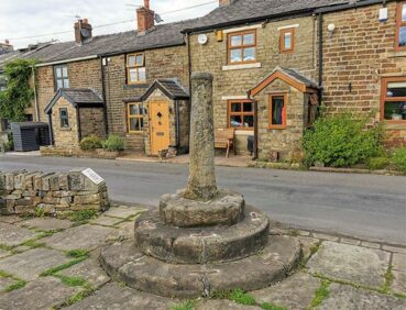 Affetside Cross